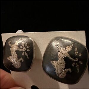 Vintage Siam Sterling Clip-On Earrings - 1940s Nielloware silver